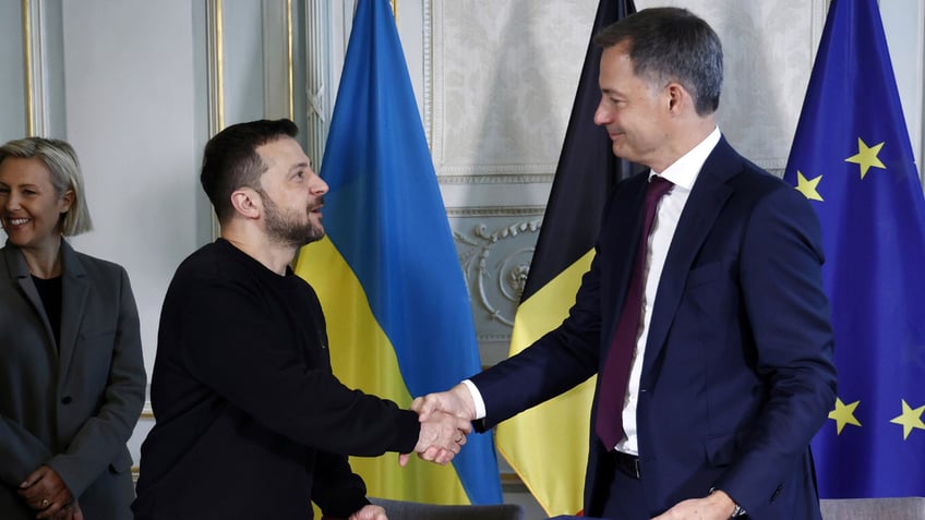 Volodymyr Zelenskyy and Alexander De Croo