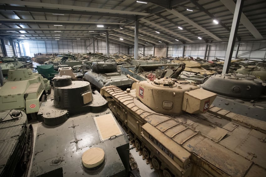 ukraine war britain is now making spare parts for old soviet tanks