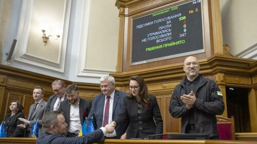 ukraines parliament ratifies us minerals deal in hopes of securing future arms