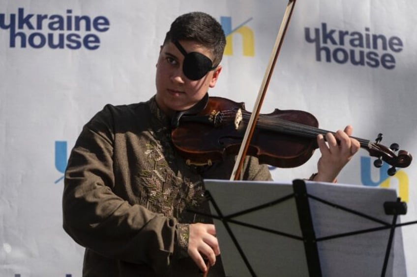 Ukrainian violinist Olha Rukavishnikova joined Cultural Forces after losing an eye in comb