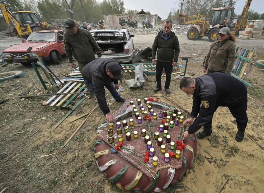 ukrainian village decimated as precision missile strikes funeral for dead soldier