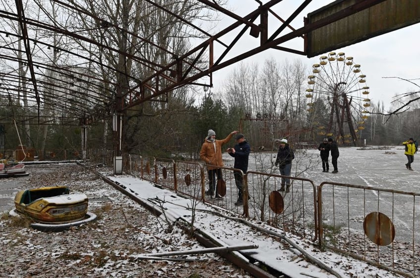 ukrainians mark 38 years since chernobyl nuclear disaster warning russia could do it again