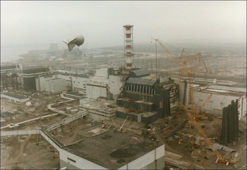 ukrainians mark 38 years since chernobyl nuclear disaster warning russia could do it again