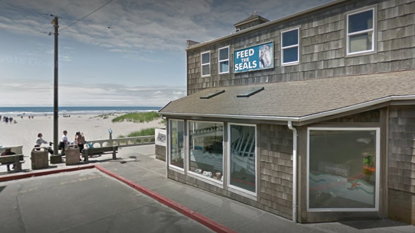 Exterior shot of Seaside Aquarium