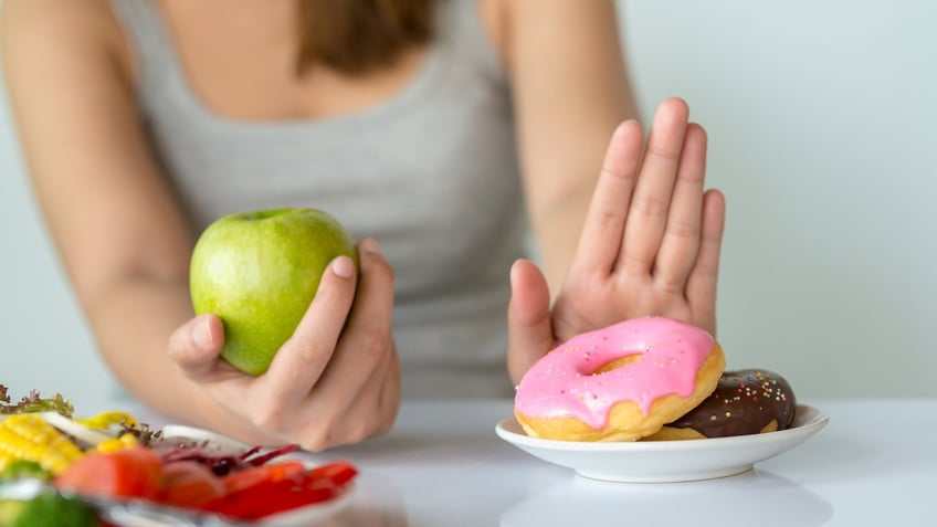 ultraprocessed foods with feel good chemicals could be as addictive as cigarettes and drugs study suggests