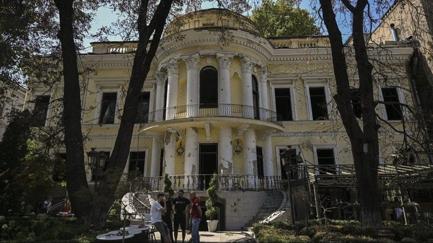 un accuses russia of escalation possible war crimes over destruction of ukrainian cultural sites