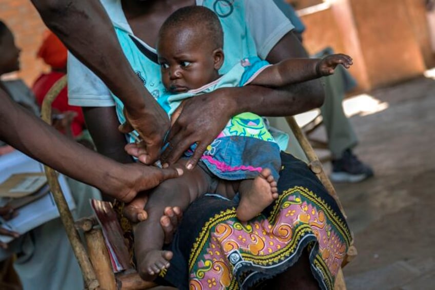 un authorizes a second malaria vaccine experts warn its not enough to stop the disease spreading