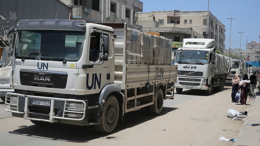 Trucks from the UN providing aid