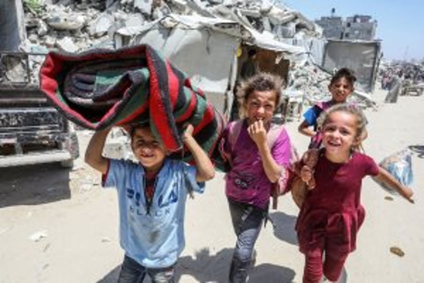 U.N. says desperately needed food aid, medicines, yet to reach people of Gaza