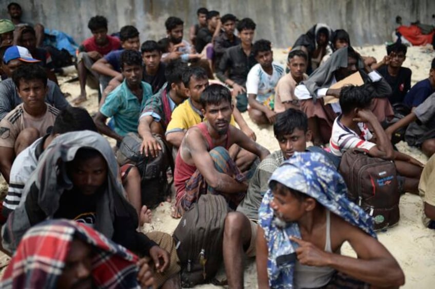 un warns that 2 boats adrift in the andaman sea with 400 rohingya aboard desperately need rescue