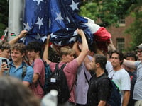 UNC fraternity brothers defend reinstated American flag from campus mob who replaced with Palestinian flag