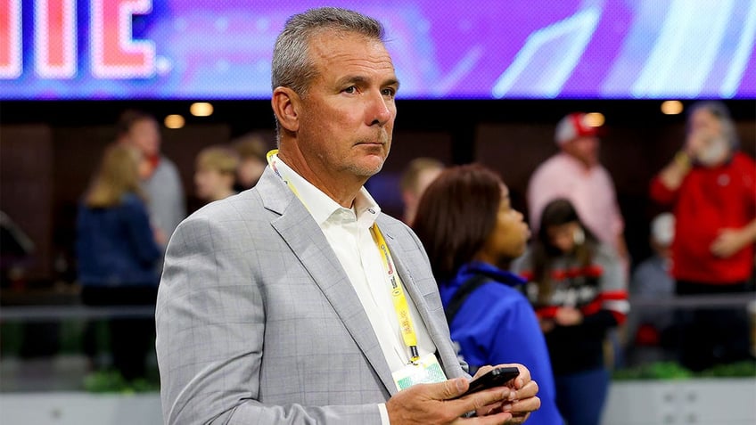 urban meyer explains huge advantage michigans alleged sign stealing would have for wolverines