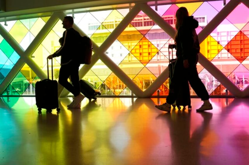 us airports saw record passenger volumes but fewer headaches over thanksgiving weekend