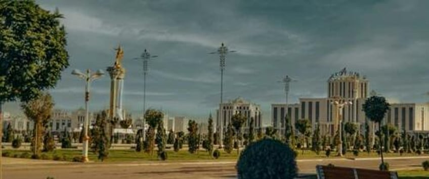 us and russia vie for influence in energy rich turkmenistan