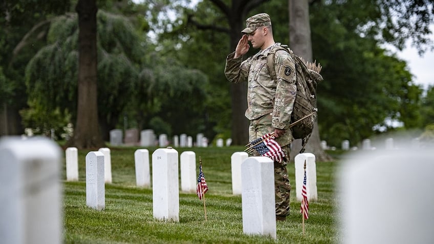 Soldiers from the 3d U.S. Infantry Regiment