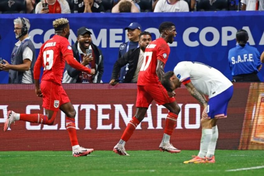 Panama's Jose Fajardo (17) celebrates after his winner against the USA in the Copa America