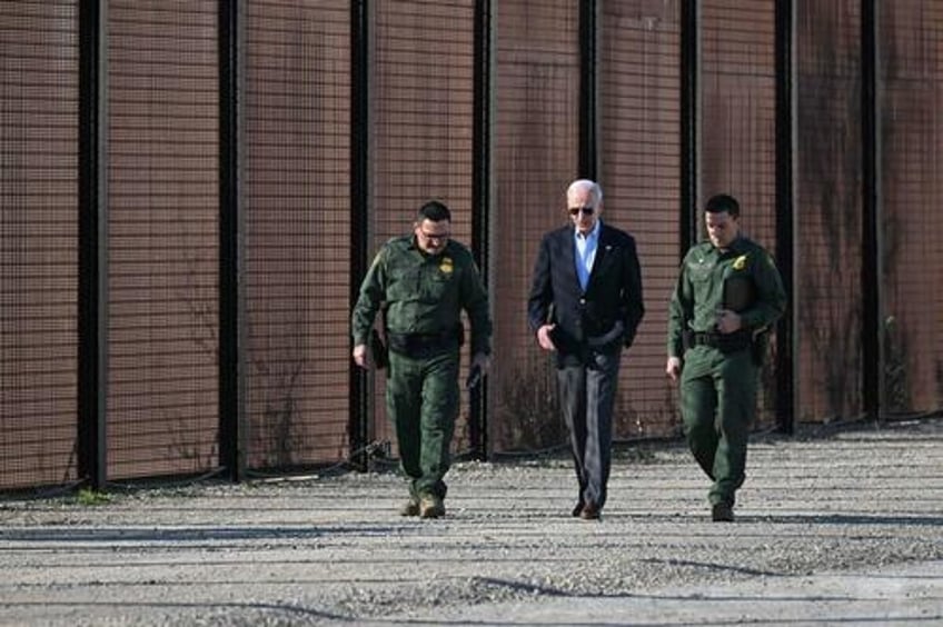 us caught known terrorist at the border then let him go due to clerical error