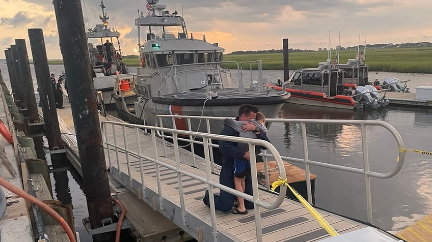 us coast guard navy rescue 4 missing divers off coast of cape fear nc