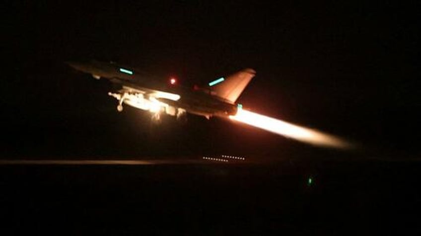 us conducts new strikes in syria yemen still with no congressional authorization