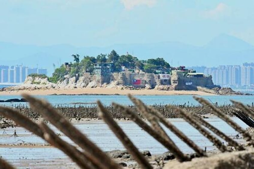 us has 500 troops in taiwan in major challenge to china