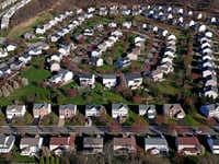 US home sales fell in August despite easing mortgage rates, more homes on the market