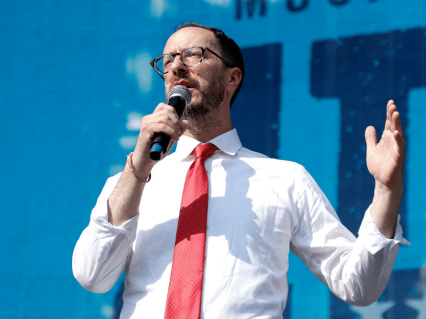 NASHVILLE, TENNESSEE - JULY 04: Mayor Freddie O’Connell speaks onstage at the 2024 Let F