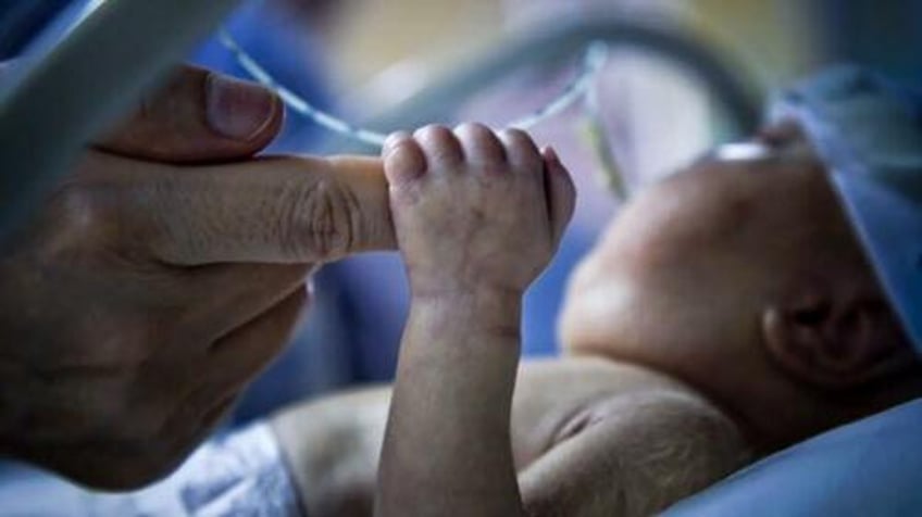 us infant mortality rate rises for first time in over 20 years