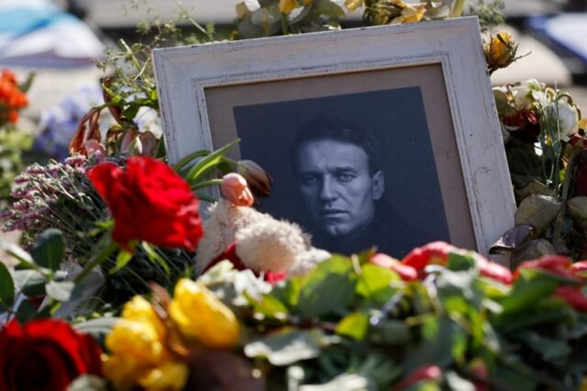 us intel suggests putin may not have ordered navalny death in prison wsj