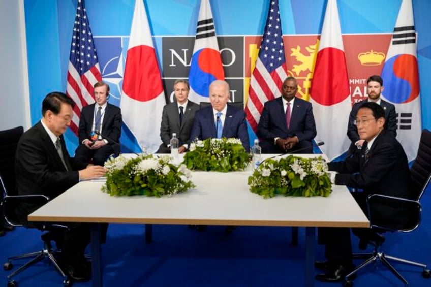 us japan and south korea agree on new security pledge ahead of camp david summit