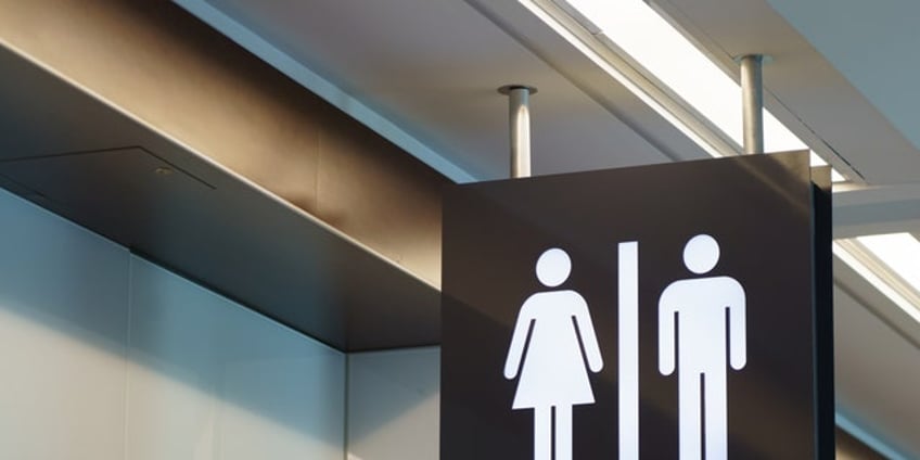 us judges school privacy ruling allows transgender bathroom use based on gender identity