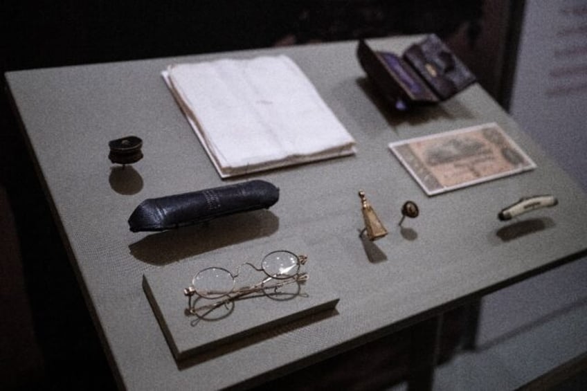 The contents of former US President Abraham Lincoln's pockets on the night he was assassin