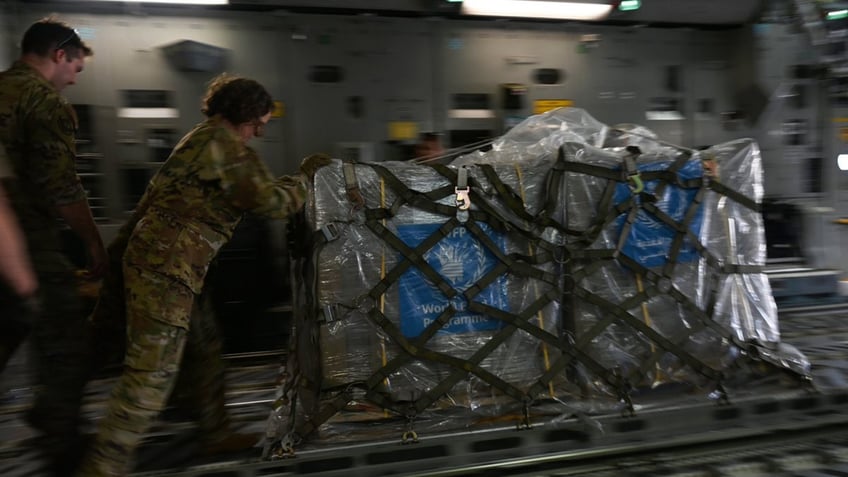 us military delivers first round of humanitarian for gaza via egypt