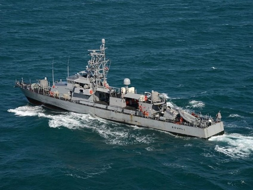us navy fires warning shots as iran performs high speed intercepts