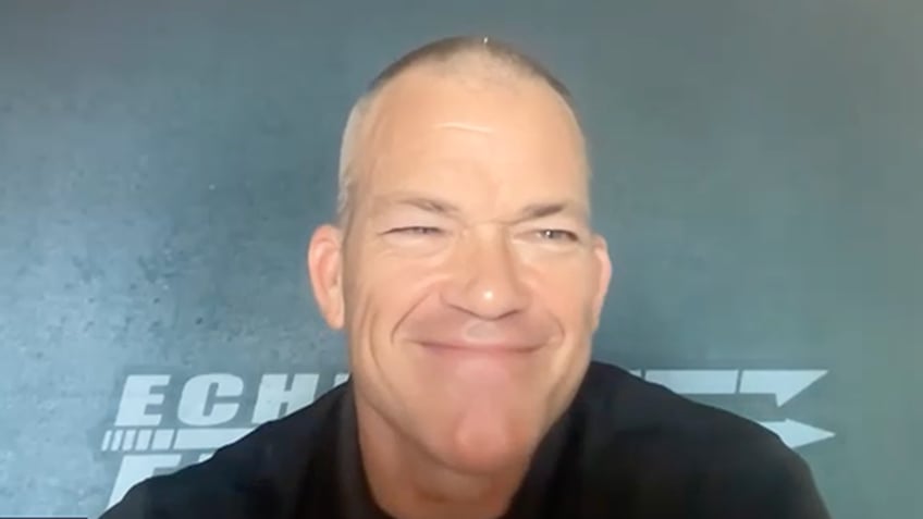 us navy seal jocko willink shares 5 tactics for effective leadership massive impact