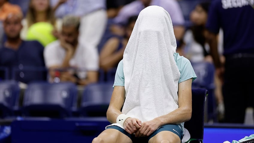 us open fan ejected after germanys alexander zverev said he used most famous hitler phrase