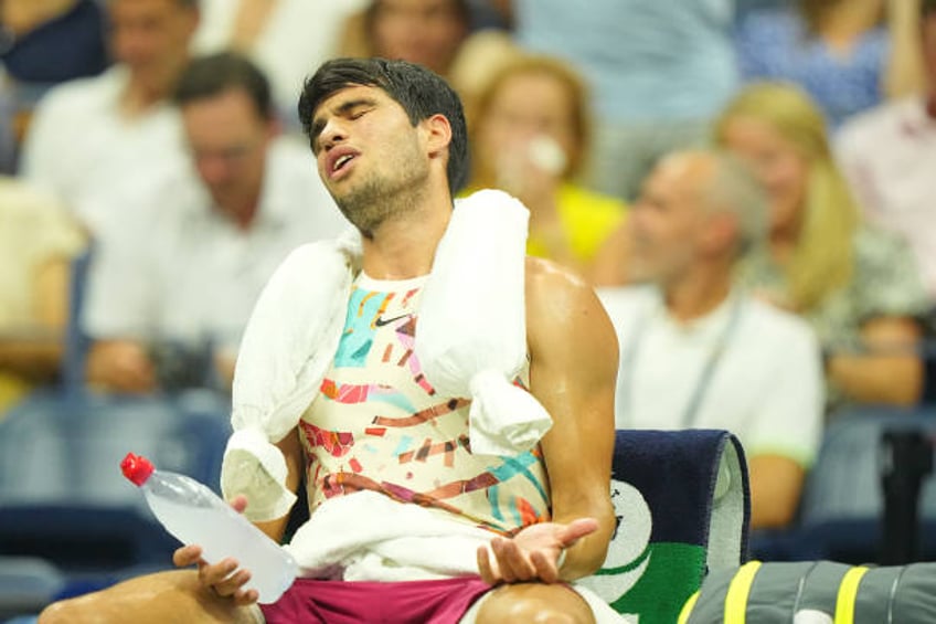 us open refuses to close stadium roof despite stifling temps complaints from players and fans