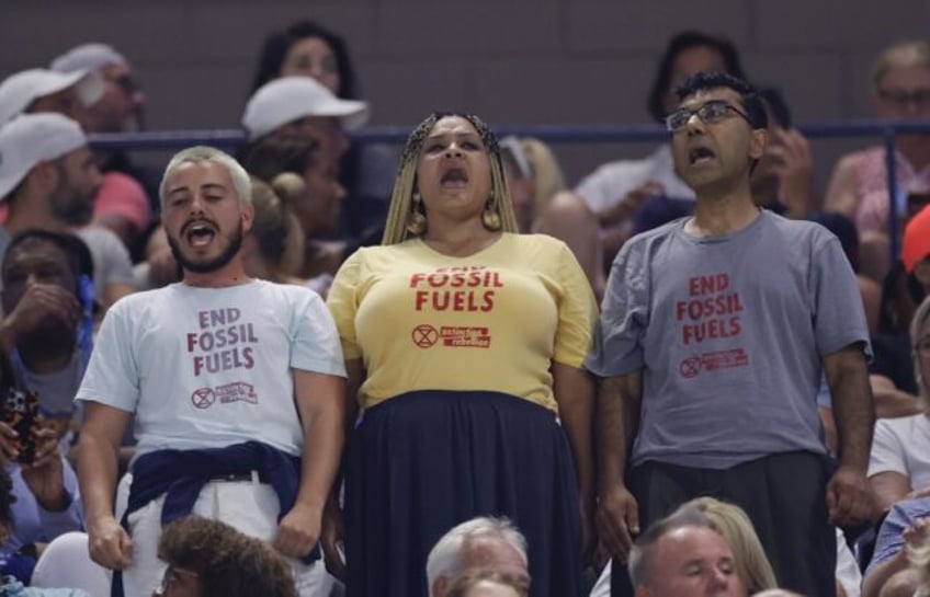 us open semi final halted after climate protest