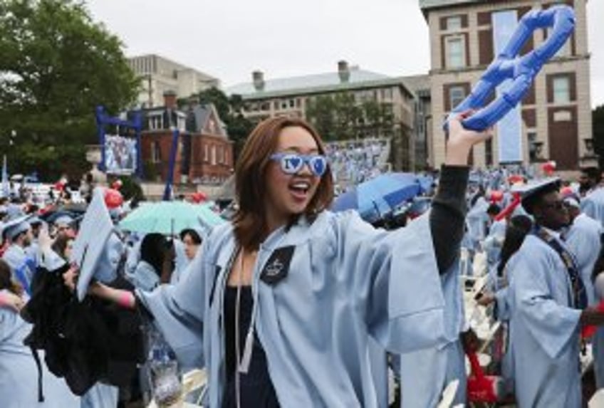 U.S. resumes student visa application processing