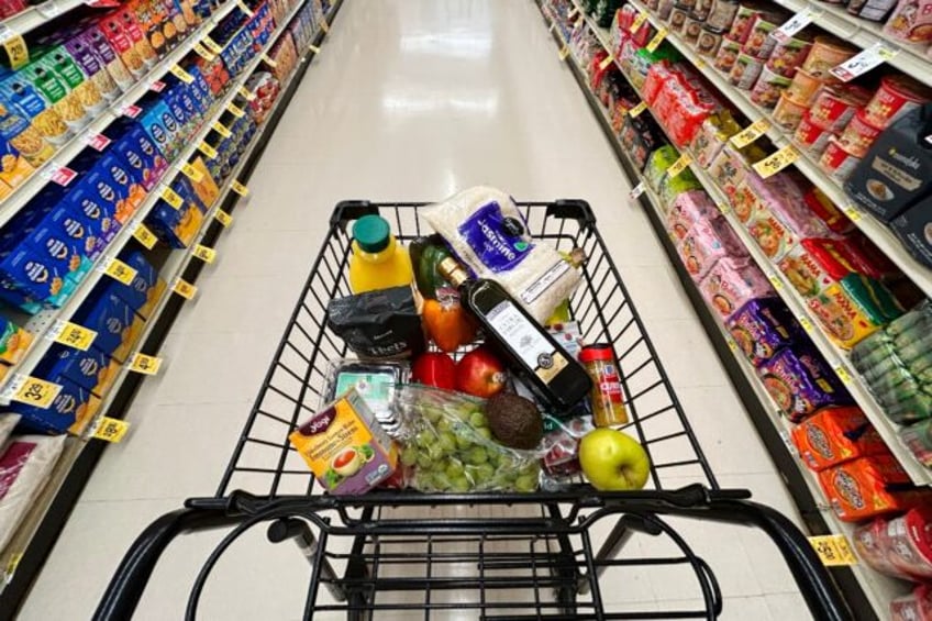 US retail sales were up 0.1 percent in April, with analysts expecting consumers are starti