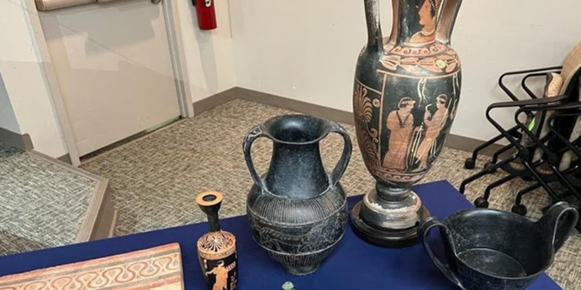 us returns more than 250 stolen artifacts to italy worth millions