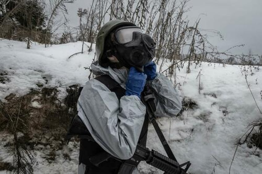 us says russia using chemical weapons in ukraineexcept its tear gas