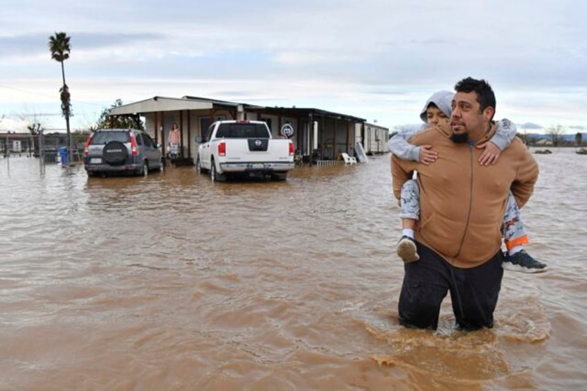 us sets record for expensive weather disasters in a year with four months yet to go