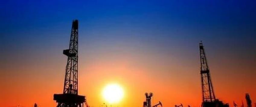us shale output nearing peak as oil prices stagnate