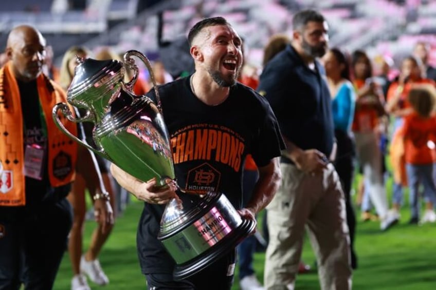 Hctor Herrera of Houston Dynamo celebrates after winning the 2023 US Open Cup final against Inter Miami in September