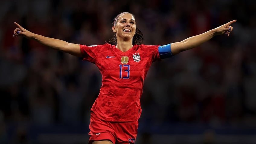 Alex Morgan celebrates