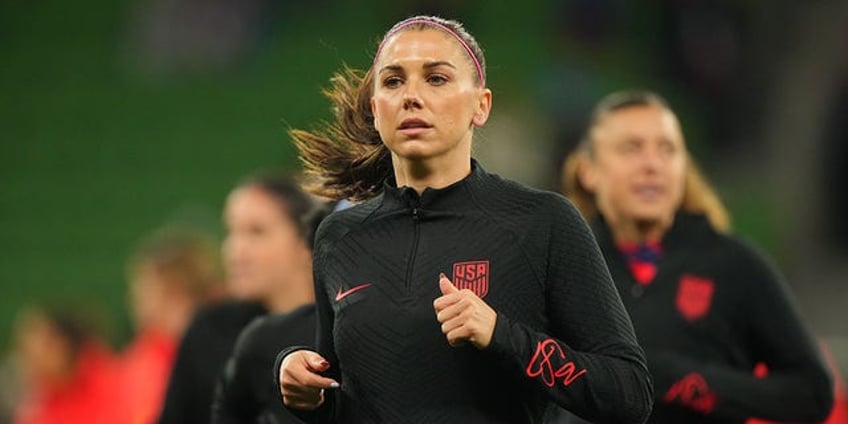 us soccer star alex morgan disgusted by the public actions of spains fa president supports jenni hermoso