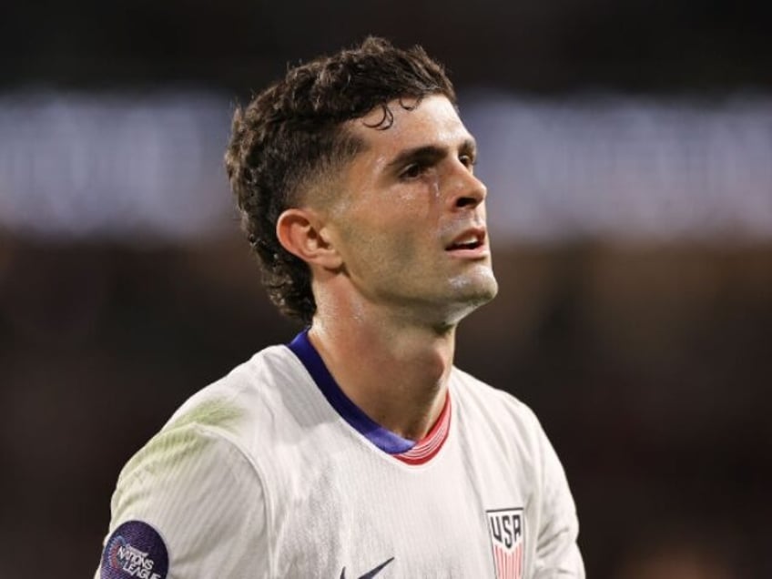 ST LOUIS, MISSOURI - NOVEMBER 18: Christian Pulisic #10 of United States looks on during t