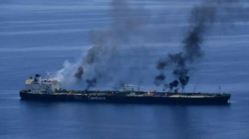 us warns tanker hit by houthis could cause largest ship oil spill in history