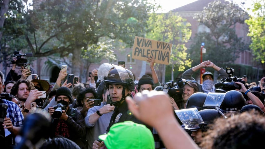 usc closes campus until further notice following anti israel protest 93 arrested for trespassing