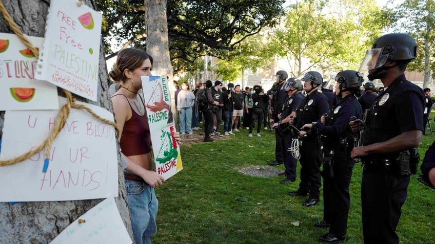 usc closes campus until further notice following anti israel protest 93 arrested for trespassing